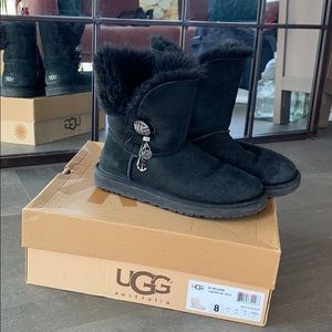 UGG Boots with accessories and original box
